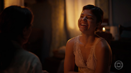 Margaridinha entra no quarto para falar com Tia Salete