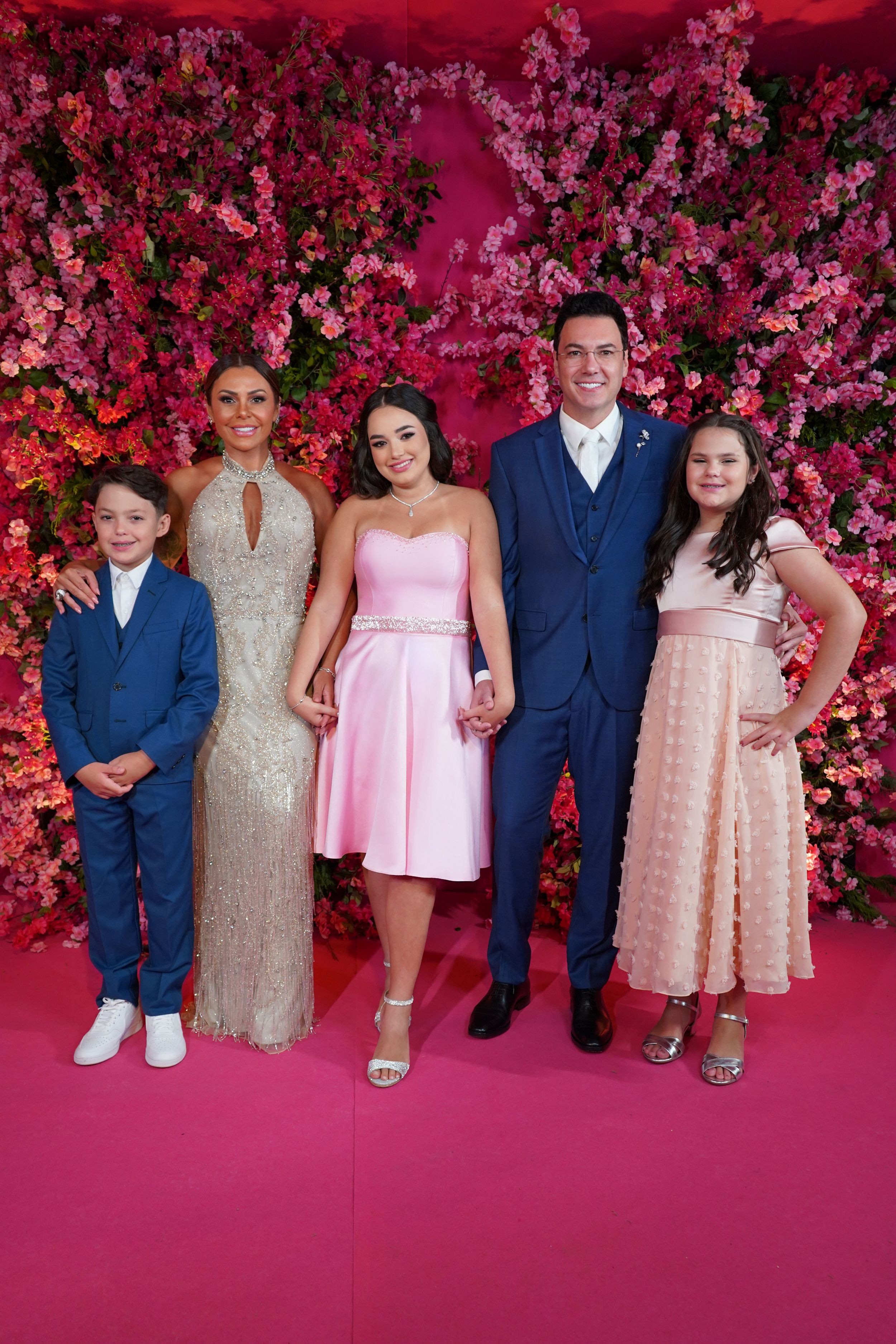 Vinícius, que faz dupla com João Bosco, celebra 15 anos da filha com festão em São Paulo