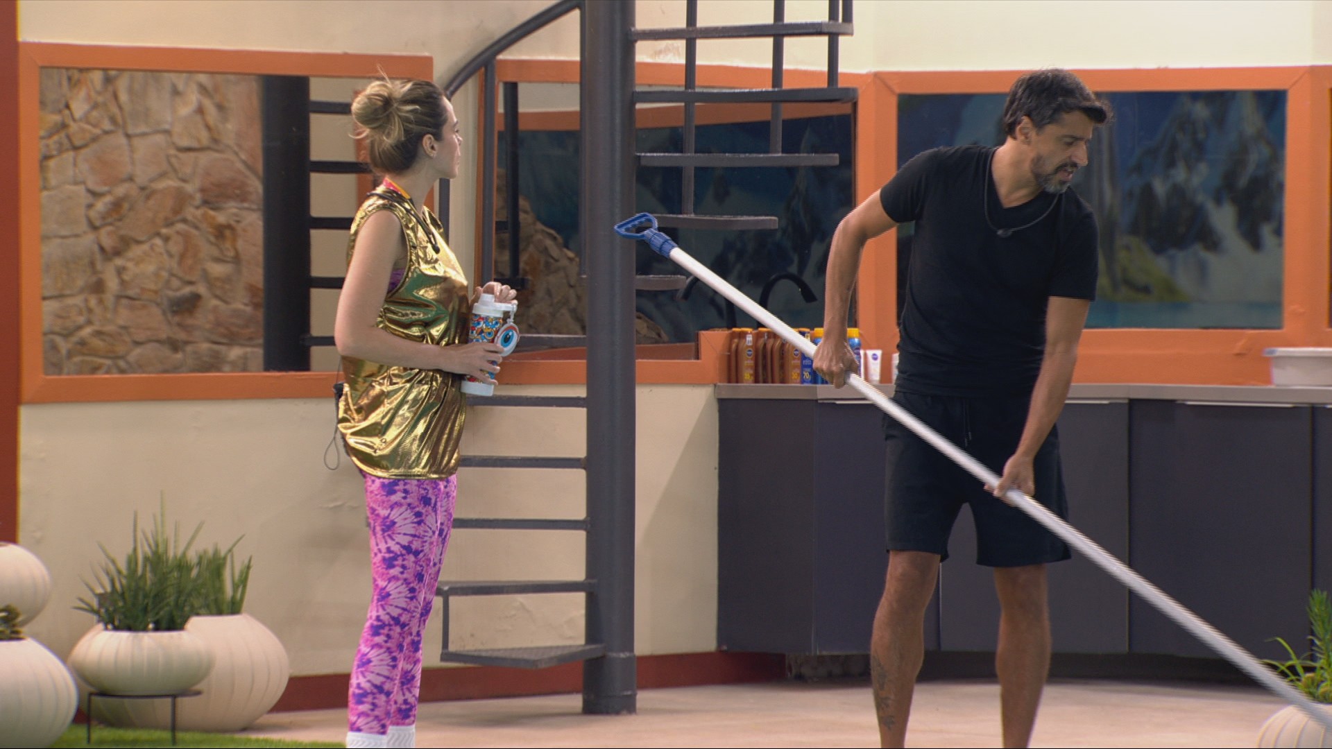 Ana Paula Renault acusa Alberto Cowboy de ouvir conversa no BBB 26: 'Coisa feia'