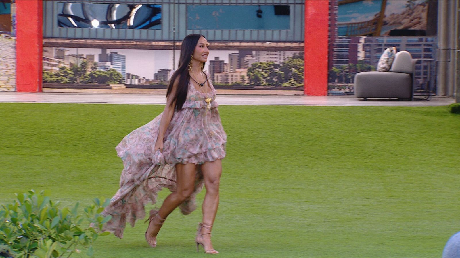 Sabrina Sato elege grife francesa para entrada no BBB 25 e recebe elogios: 'Parecendo um anjo'