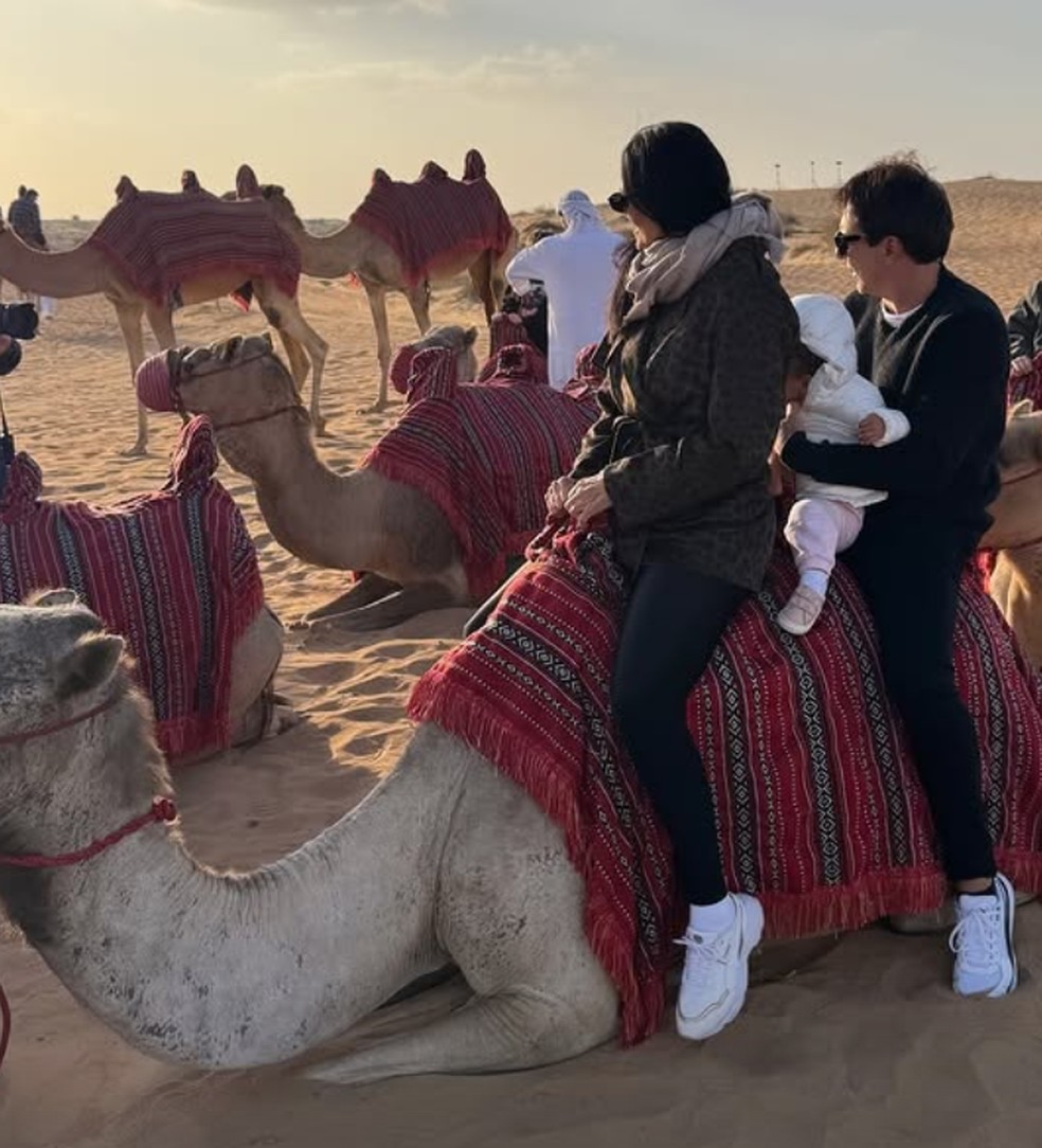Bruna Biancardi posta com Mavie em passeio de camelo — Foto: Reprodução/Instagram