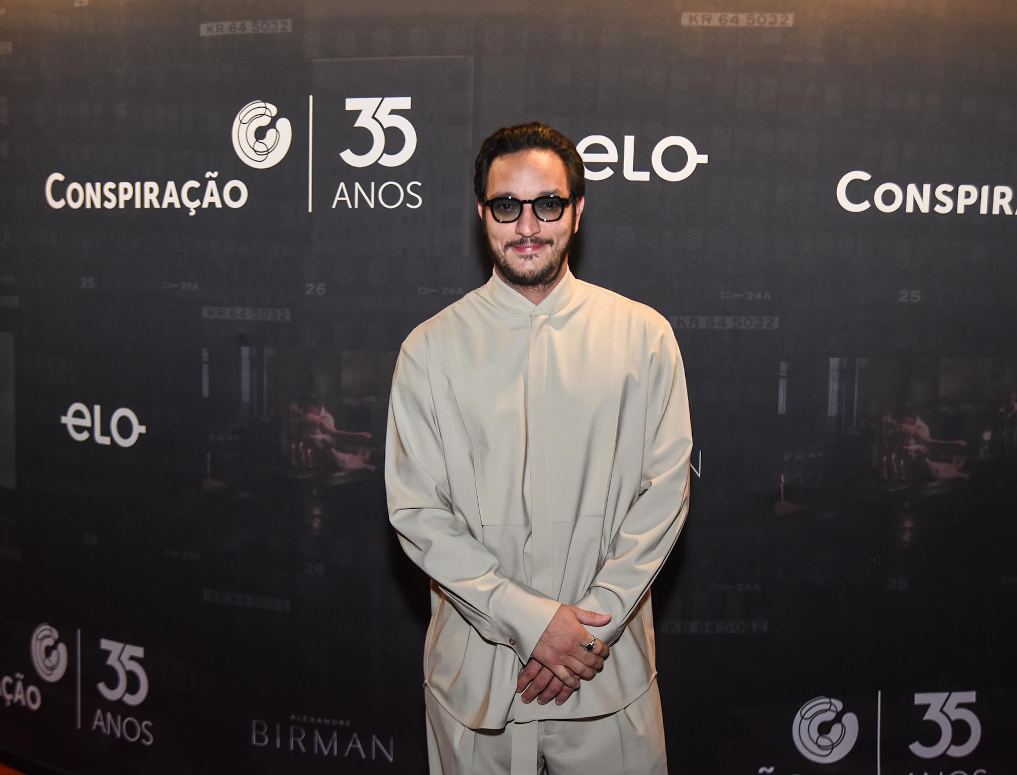 Famosos marcam presença em evento de cinema no Rio de Janeiro