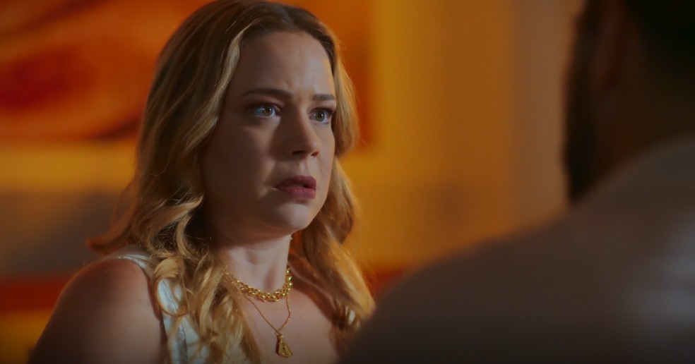 Um novo beijo para deixar Zilá bem perturbada! — Foto: Globo