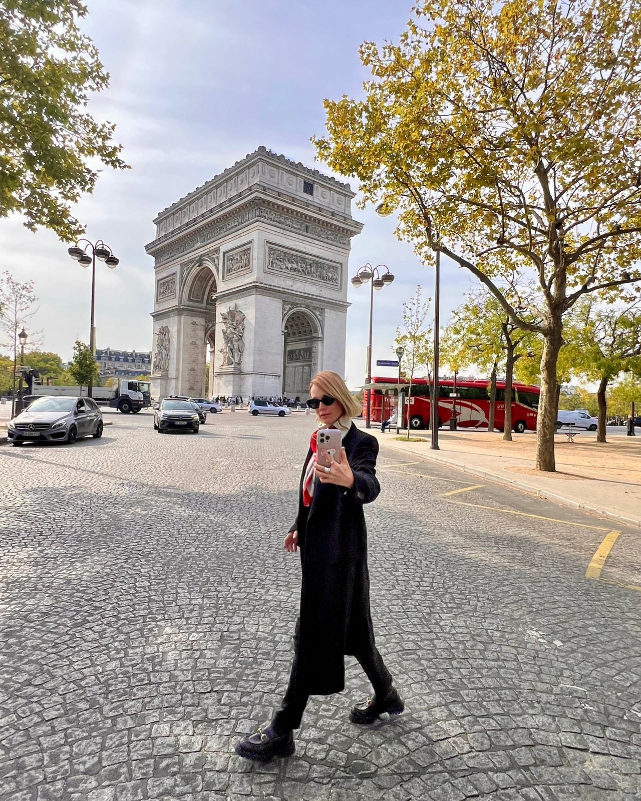Mariana Ximenes mostra passeios durante passagem por Paris