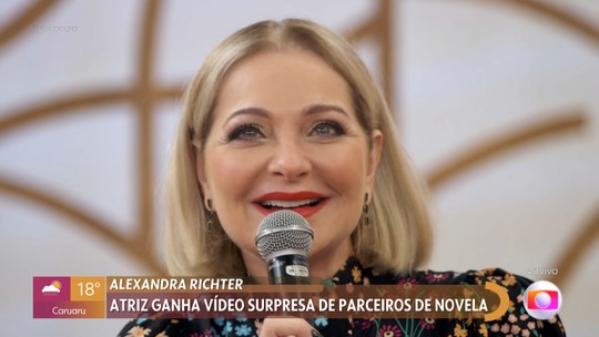 Alexandra Richter se emociona com recados do elenco de 'Além da Ilusão' e diz: 'A gente se uniu em um nível' - Programa: Encontro com Patrícia Poeta 