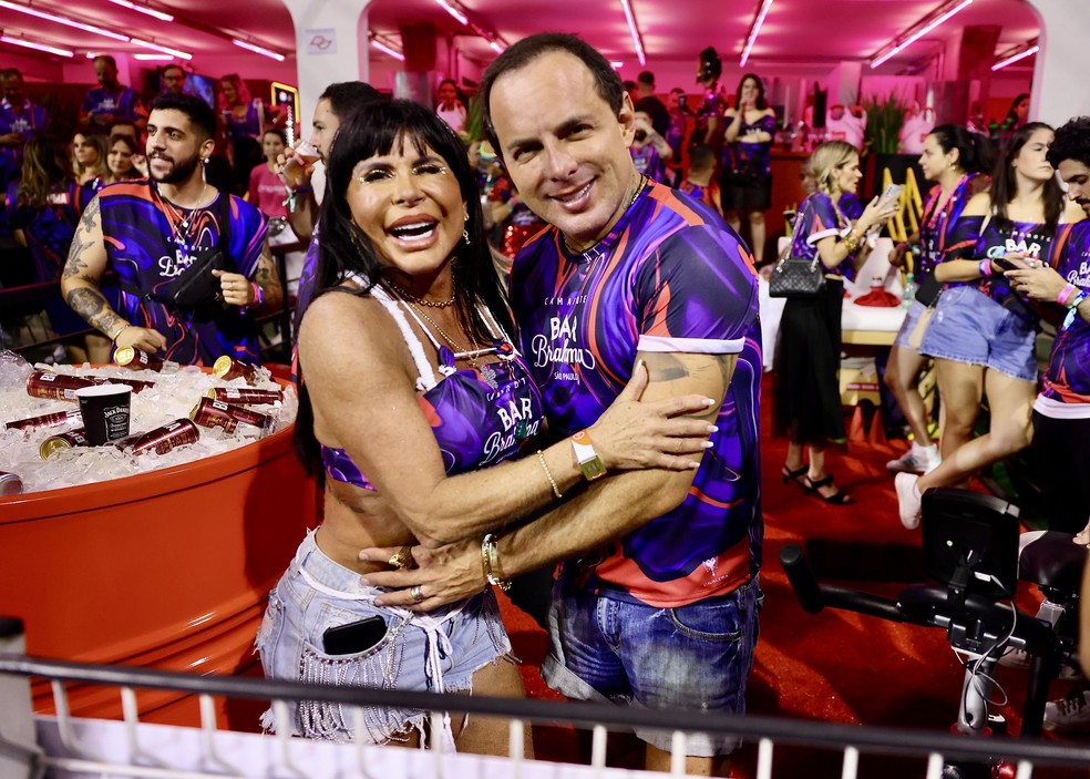 Gretchen e o marido Esdras no Carnaval de São Paulo — Foto: Manuela Scarpa/Brazil News 