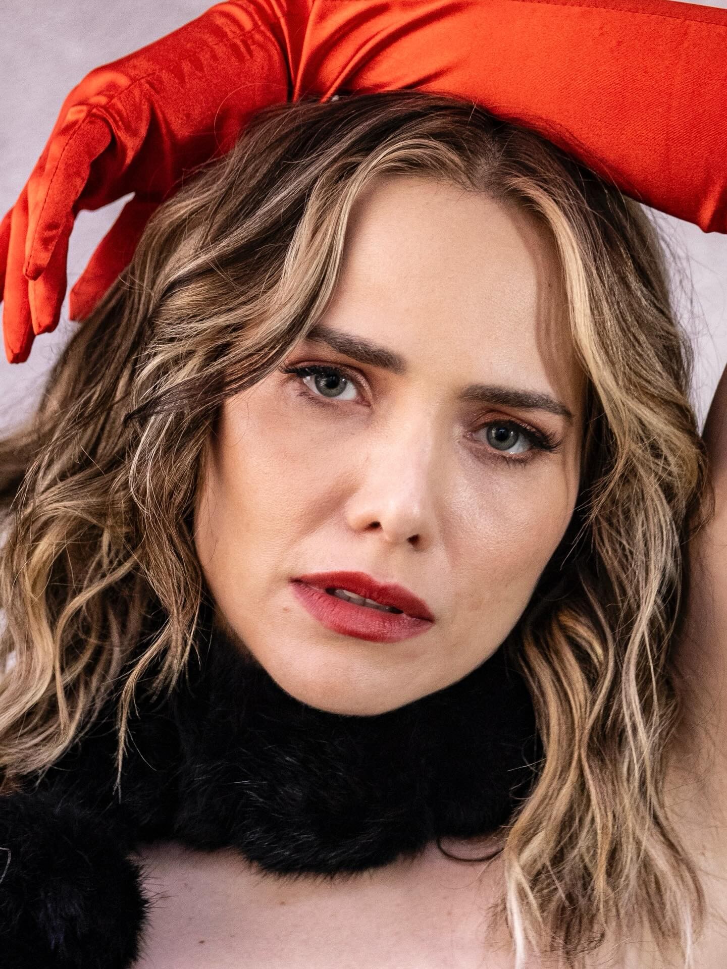 Jogada de Risco: Letícia Colin vive ex-garota de programa e par romântico de Cauã Reymond; veja trailer da série