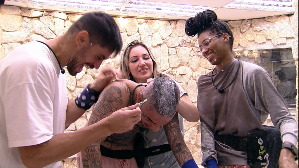 Foto: BBB 23: Marvvila, ex-The Voice Brasil, aderiu a box braids, tranças  mais grossas que possibilitam colocar pingentes no cabelo - Purepeople
