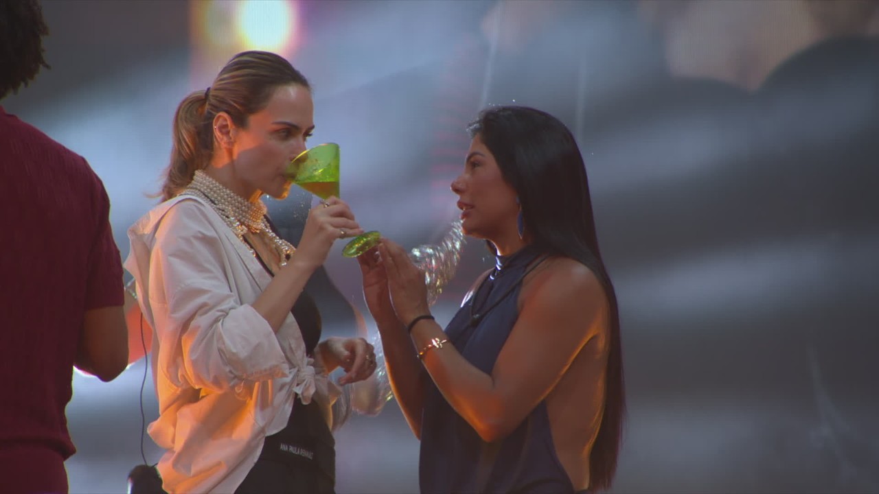 Ana Paula Renault e Marciele trocam elogios no BBB 26: 'Jamais vou atacar você'