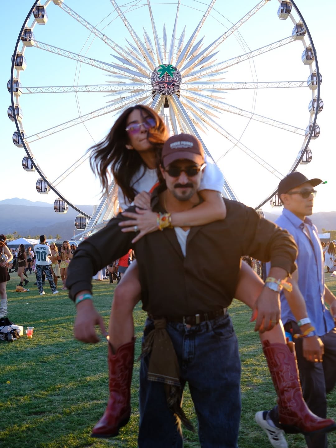 Renato Góes abre álbum com Thaila Ayala no Coachella