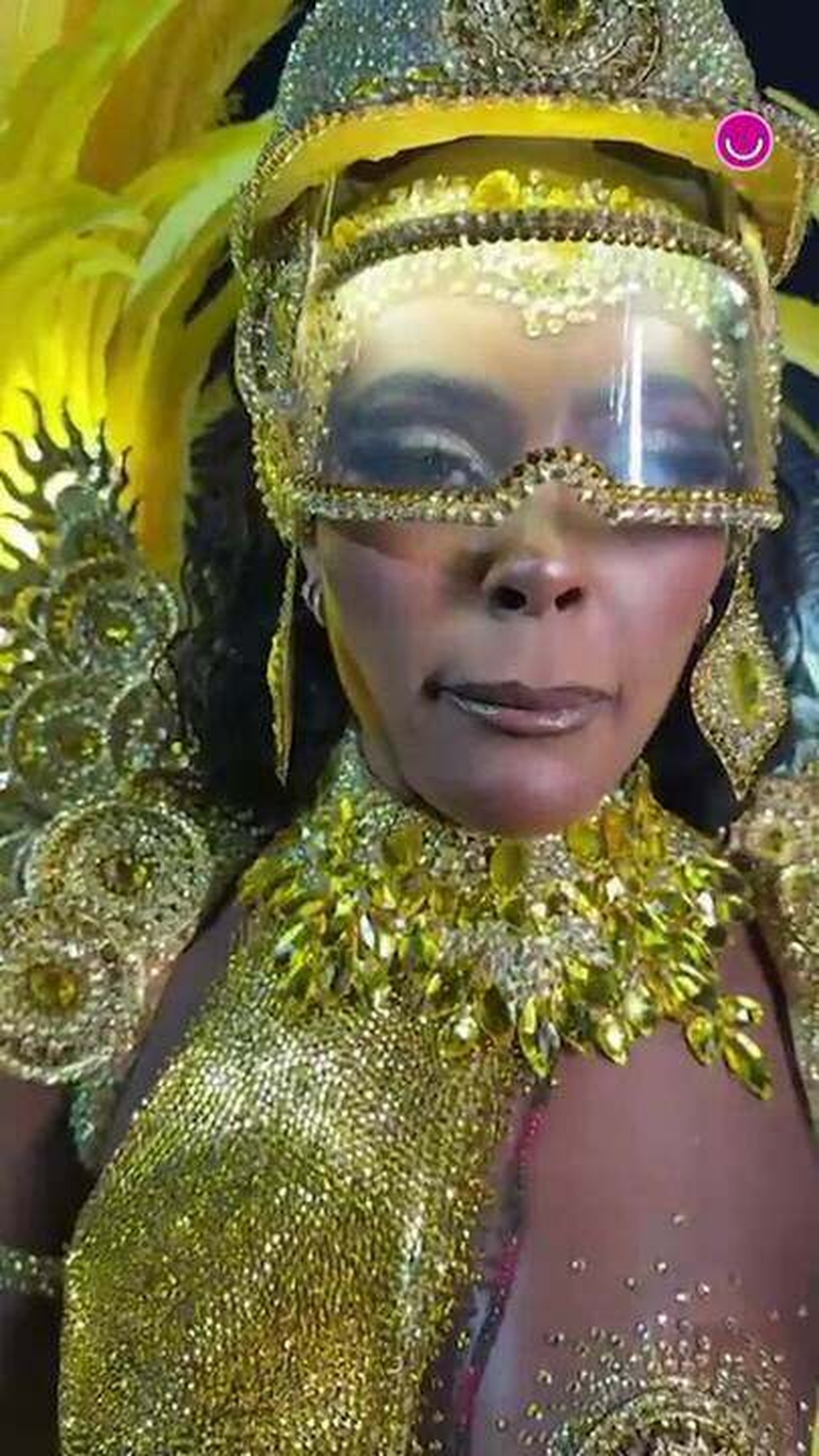 Madu Fraga vive jornada dupla entre reinado na Vai-Vai e estreia na Marquês de Sapucaí