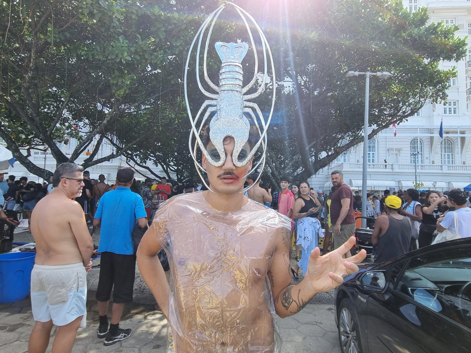 Fã de Lady Gaga se inspira em look icônico da artista: 'Não chamar a atenção pro apelo sexual e sim para a arte'