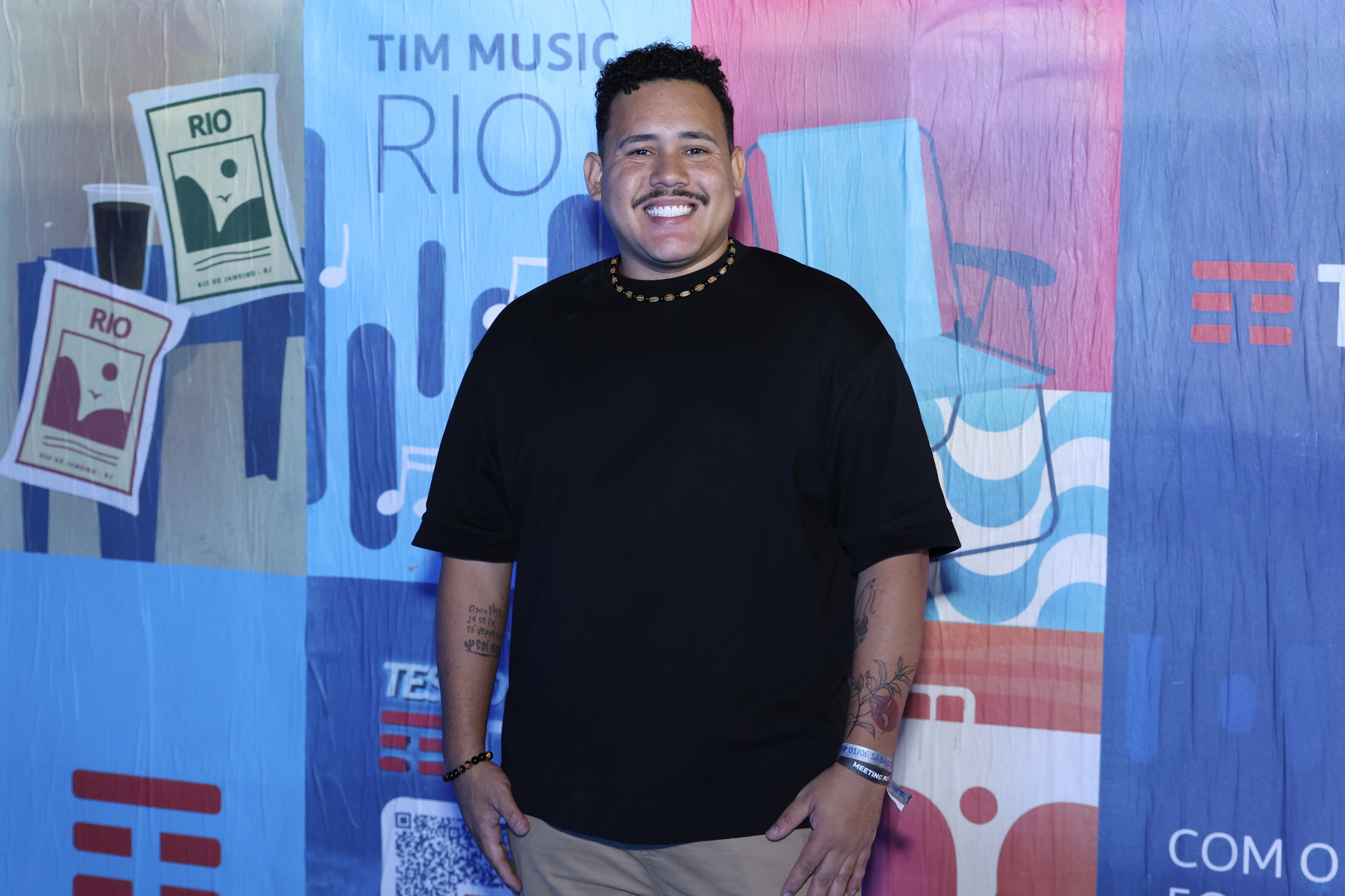 Buda comparece a festival após polêmicas envolvendo prima de Binn | Gshow