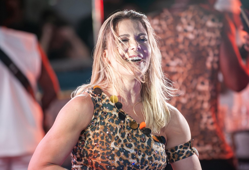 Sheila Mello e Jacaré se reencontram no Fortal e dançam juntos em
