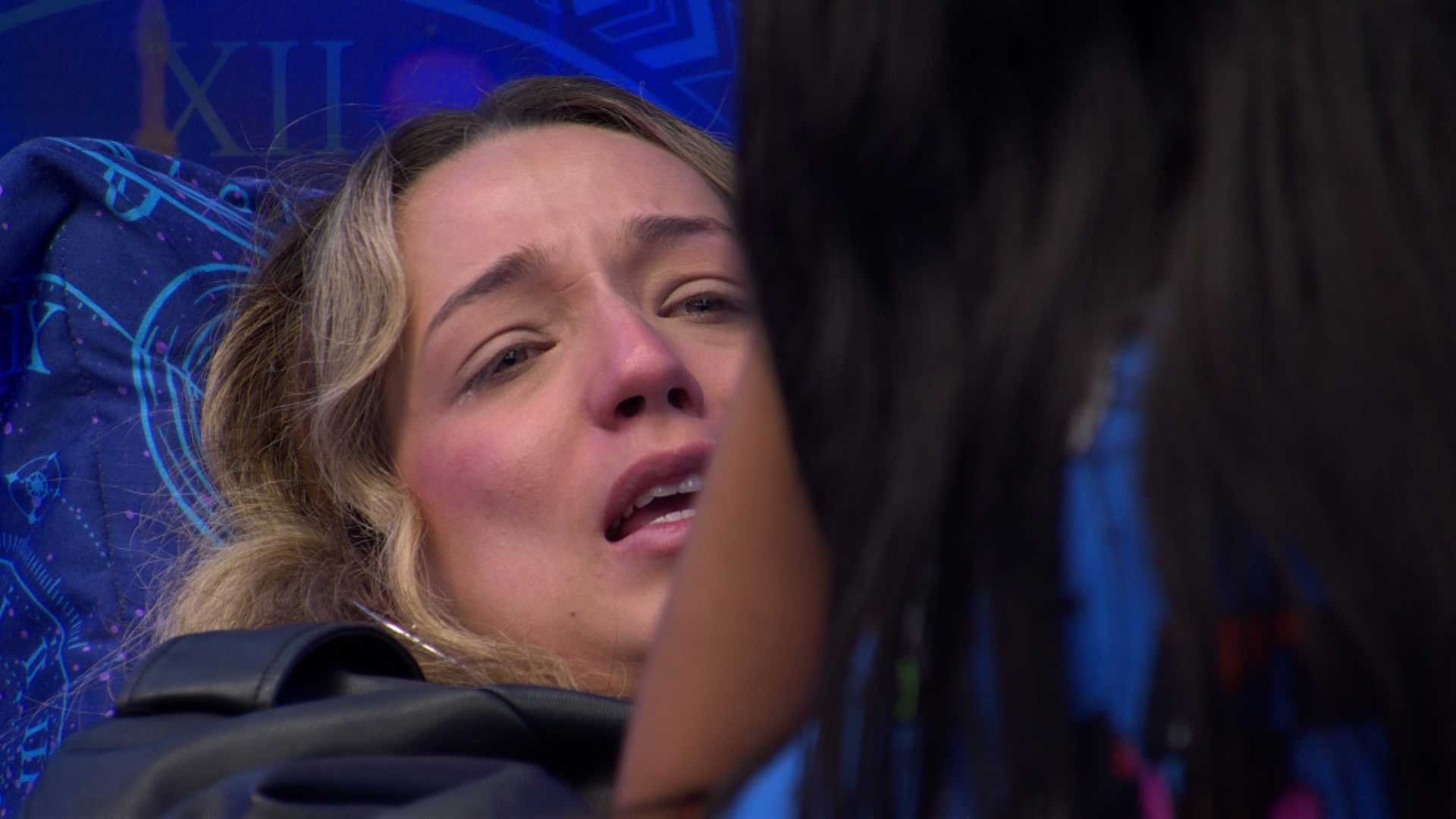 Samira chora e Chaiany a tranquiliza: 'Eu acredito em você'