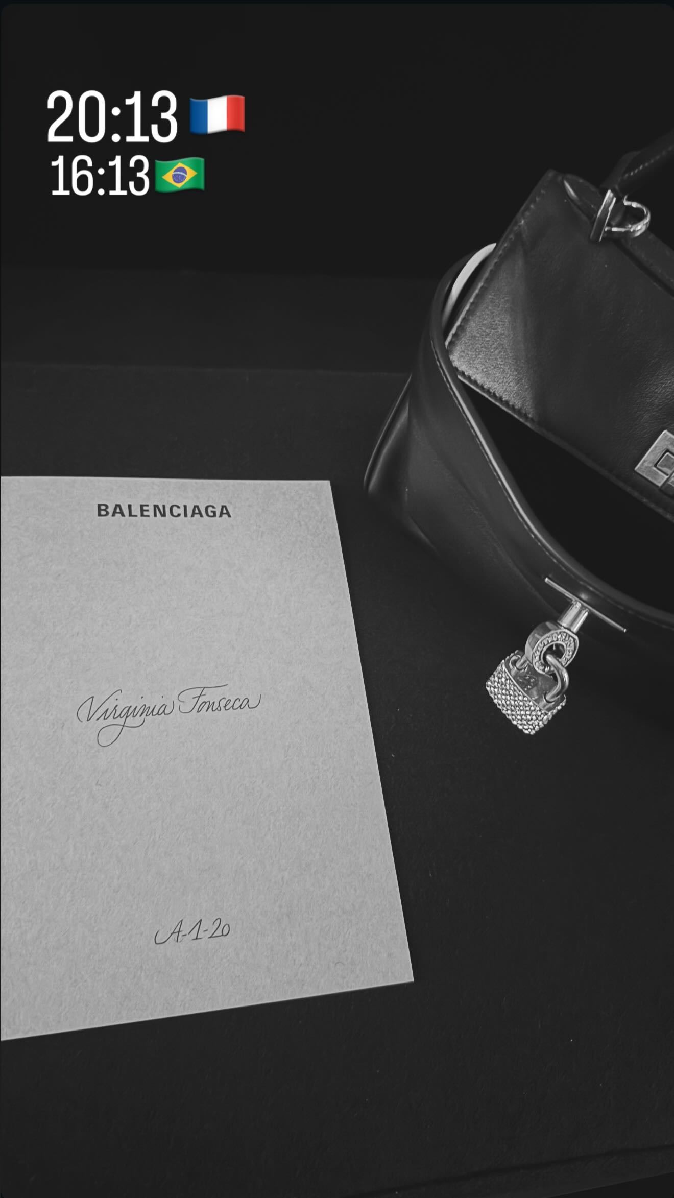 Virginia estreia na Paris Fashion Week como convidada da Balenciaga