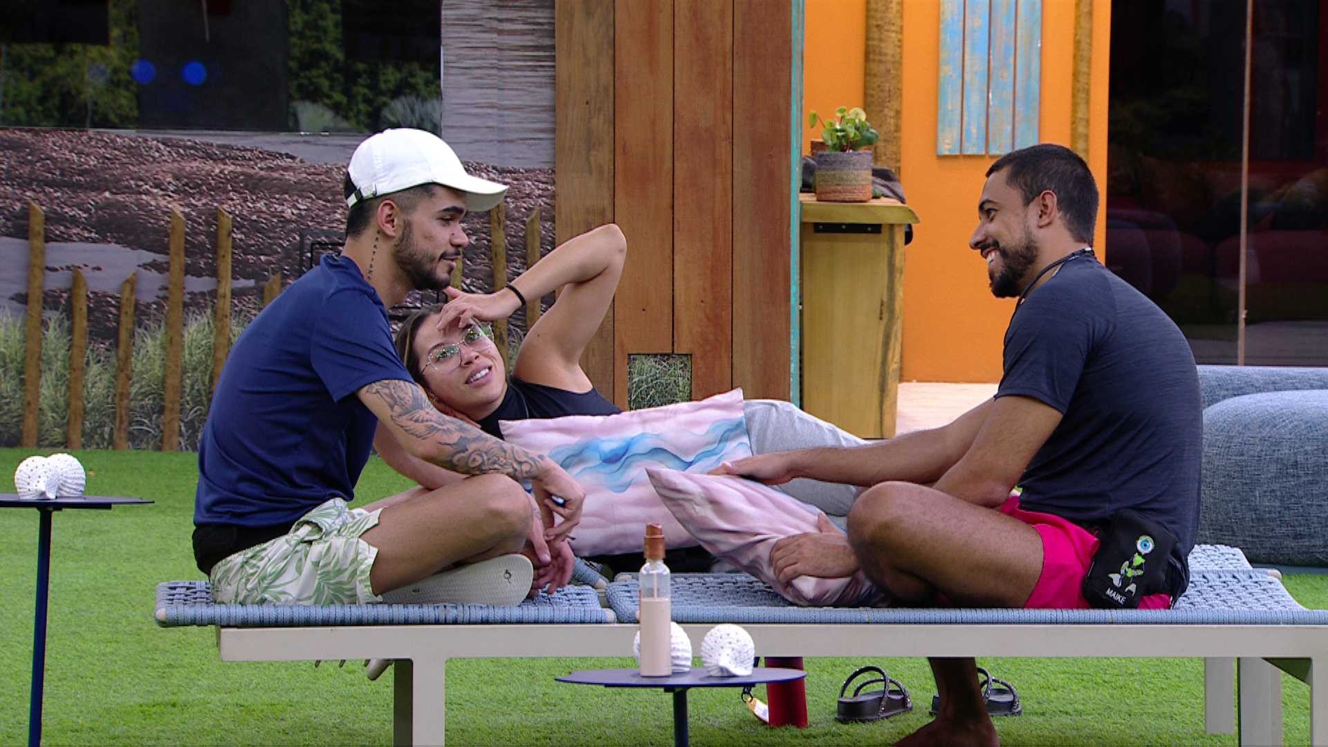 Brothers comentam saudades de 'conchinha' e João Pedro diz: 'Tem ser humano que aguenta não'