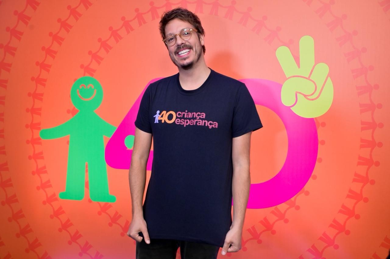 Fábio Porchat reflete sobre como o humor é essencial para os brasileiros: 'Precisamos rir de nós mesmos'