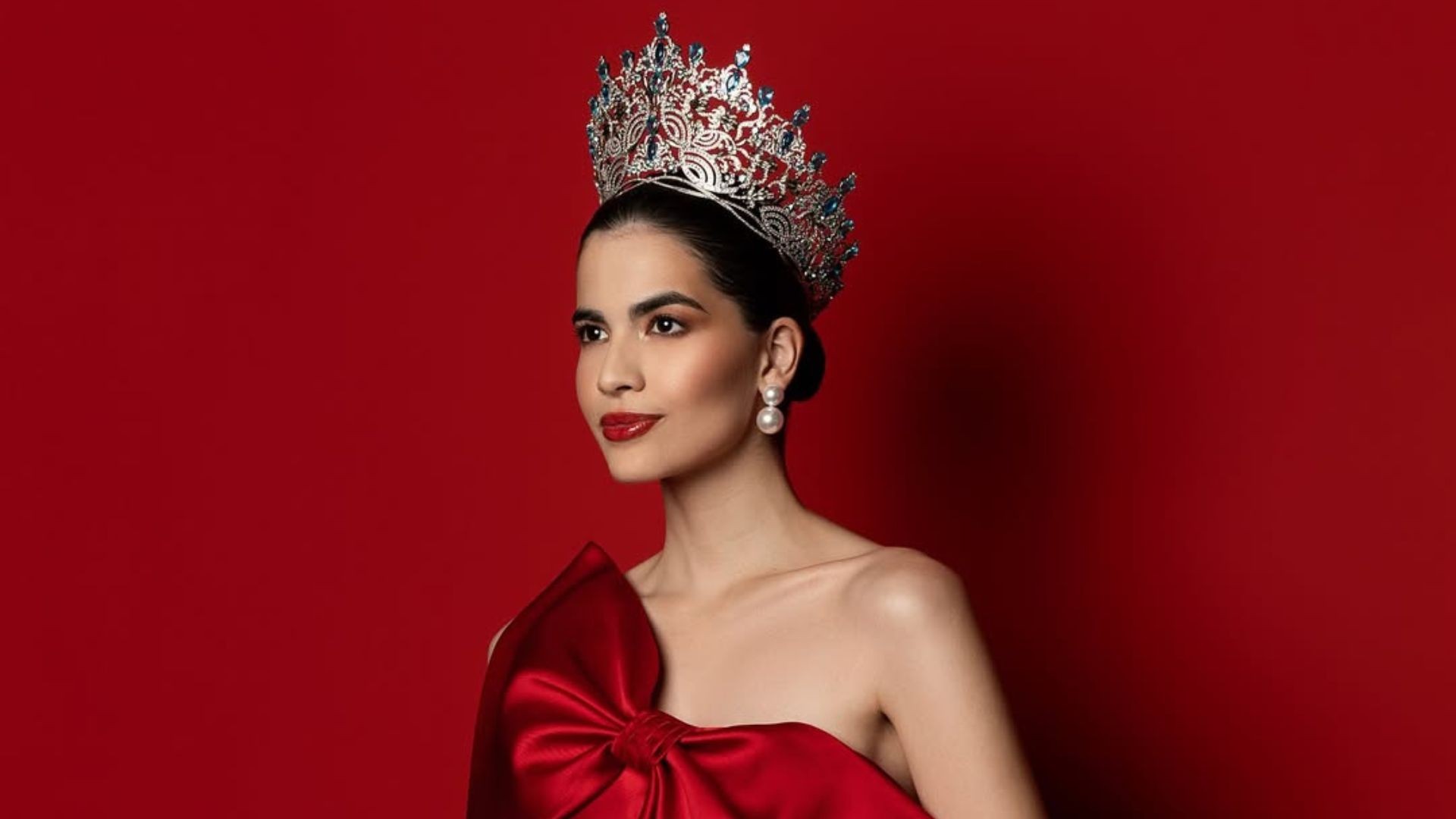 Miss Universo 2025: quem é Gabriela Lacerda, que representa o Brasil na disputa pela faixa?