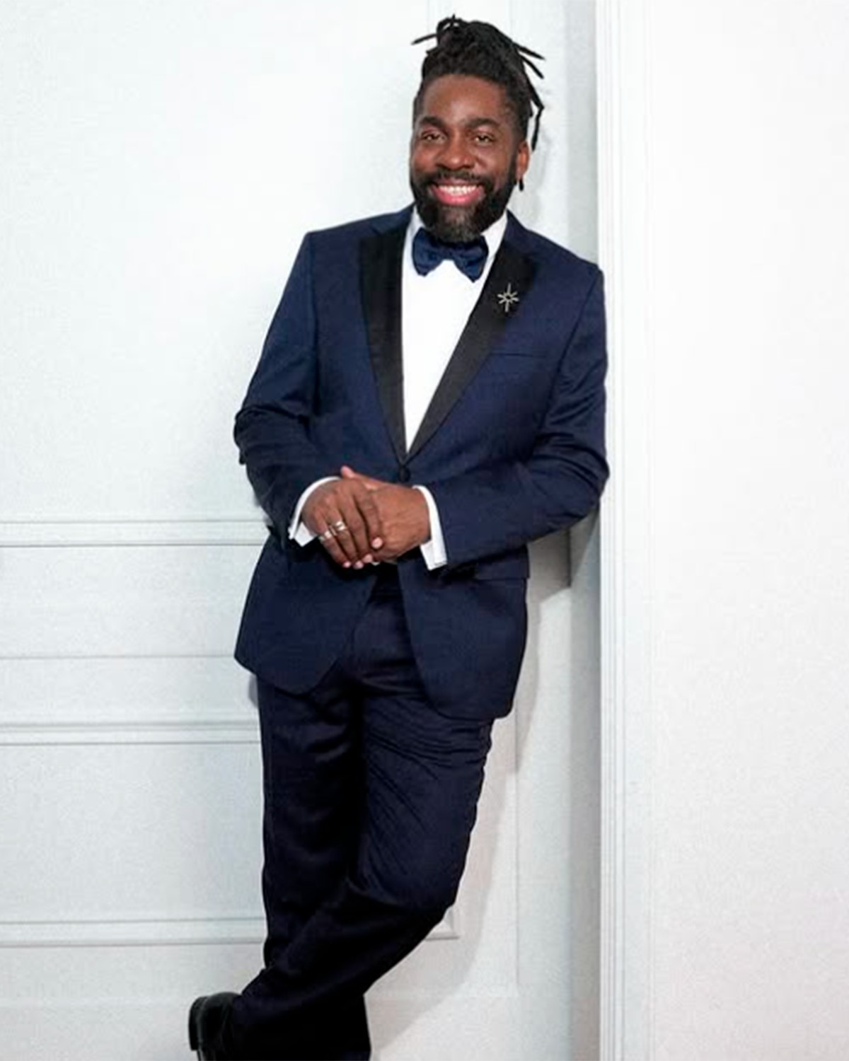 Lázaro Ramos mostra look para prestigiar o Oscar® 2026 em LA