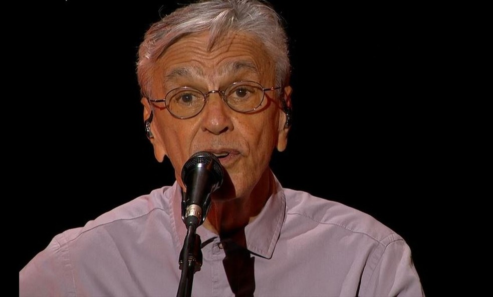 Caetano Veloso tem show adiado em festival, e público se divide | Gshow