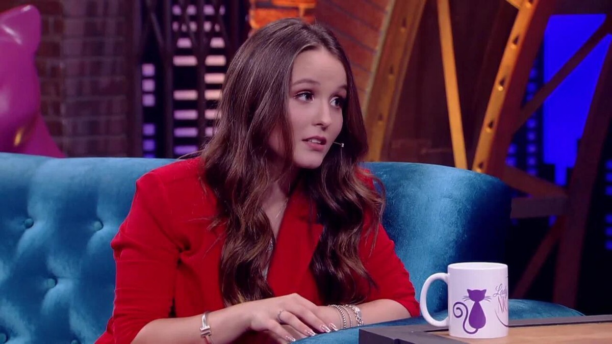 Larissa Manoela revelou no Lady Night que ganhava mesada da mãe