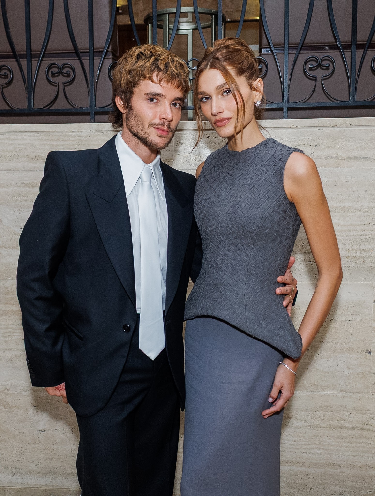 Sasha Meneghel e João Lucas avaliam casamento e foto de Bad Bunny com marca deles: 'Uma realização'