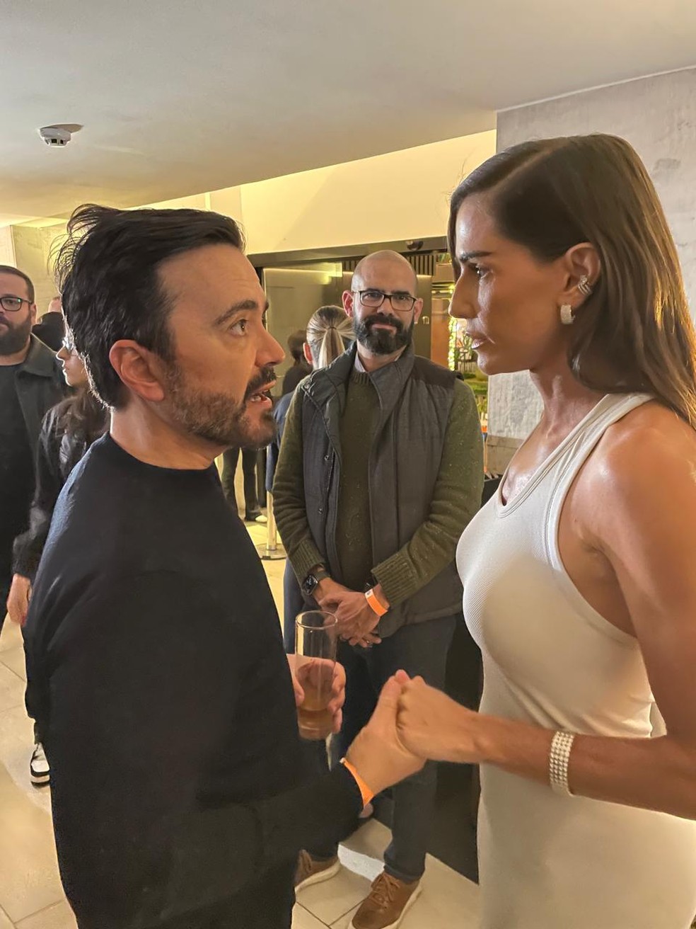 Deborah Secco encontra Daniel Ortiz — Foto: gshow