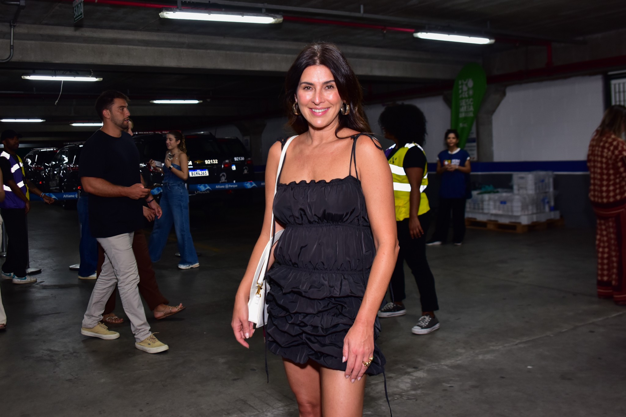 Fernanda Paes Leme curte show Dominguinho solteira em São Paulo: ‘Estou ótima assim’