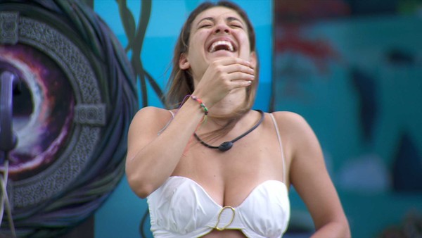 BIA SALTA UM PUM NA CASA DO BBB E A REAÇÃO DO MARCUS VINICIOS É A