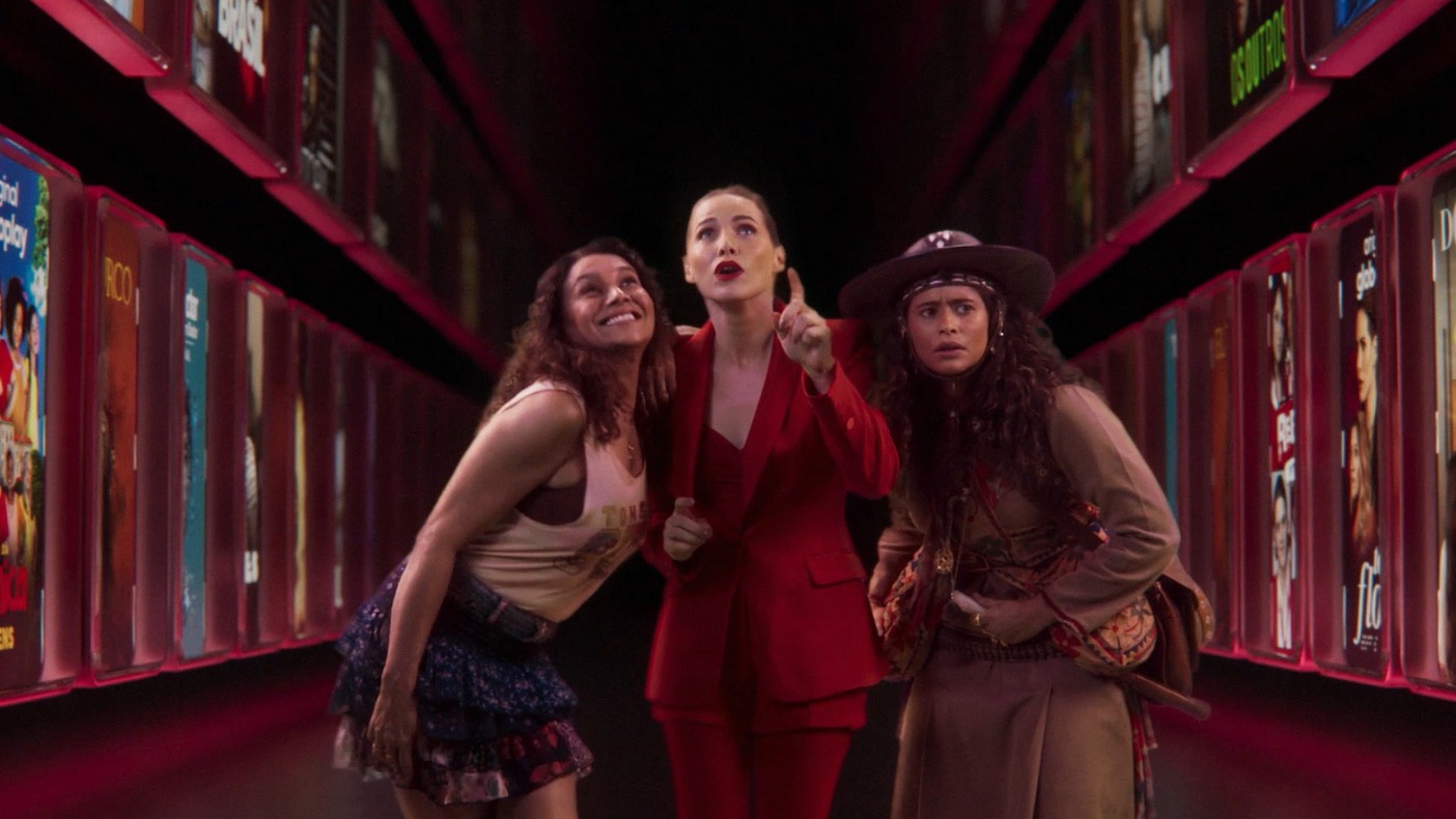 Letícia Colin, Dira Paes e Isadora Cruz estrelam campanha de 10 anos do Globoplay