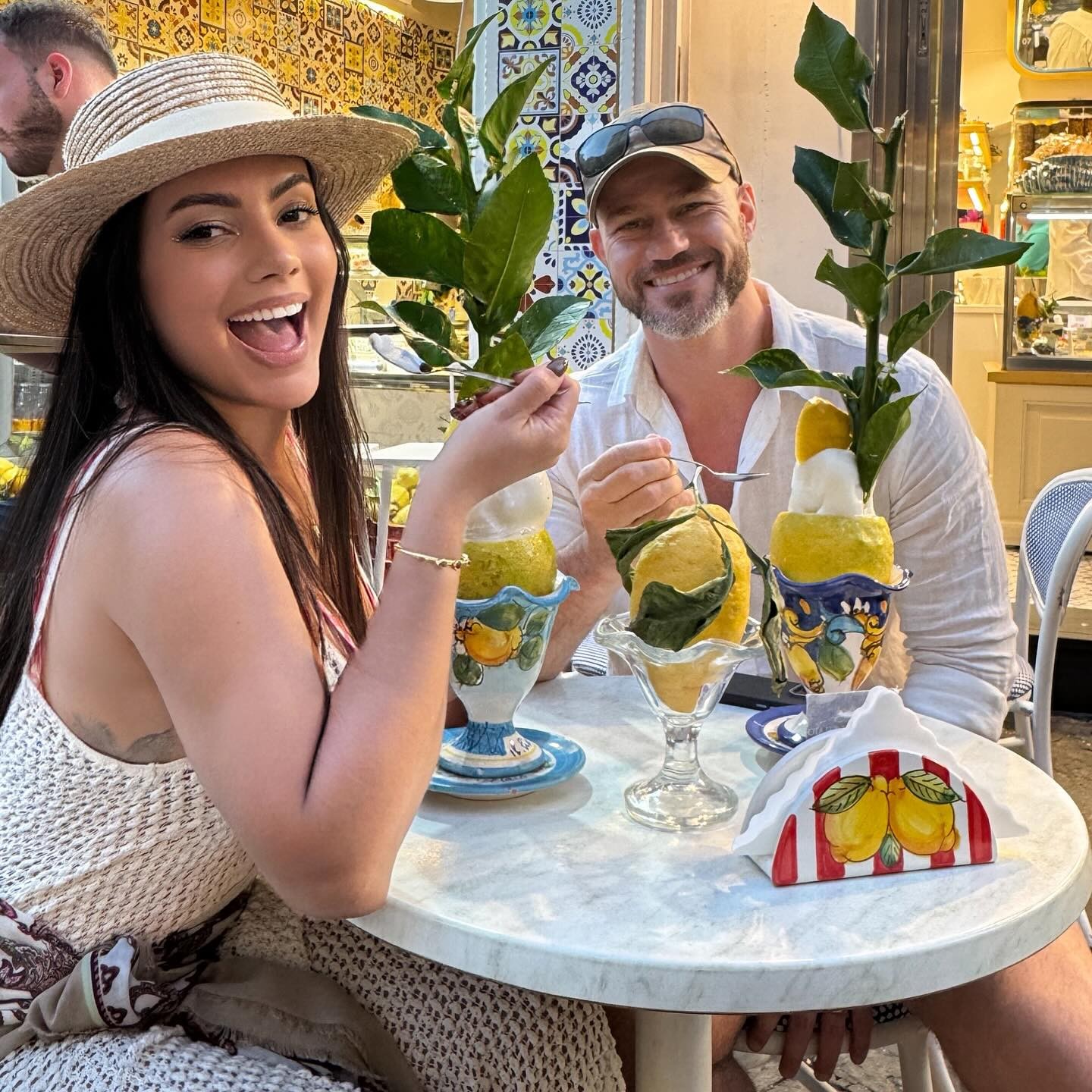 Fernanda Bande 'adia' planos de casamento e revela: 'Não acredito em relacionamento à distância'