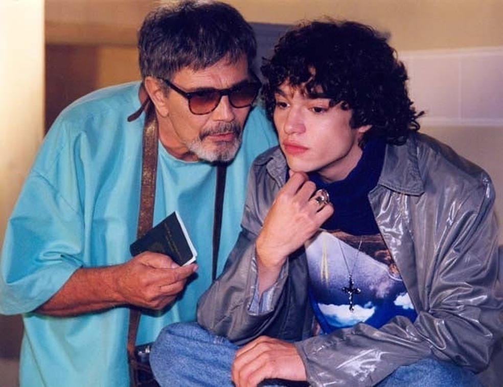 Rafael (Caio Blat) e seu protegido, João (Tarcísio Meira), em Um Anjo Caiu do Céu — Foto: Reprodução/Instagram