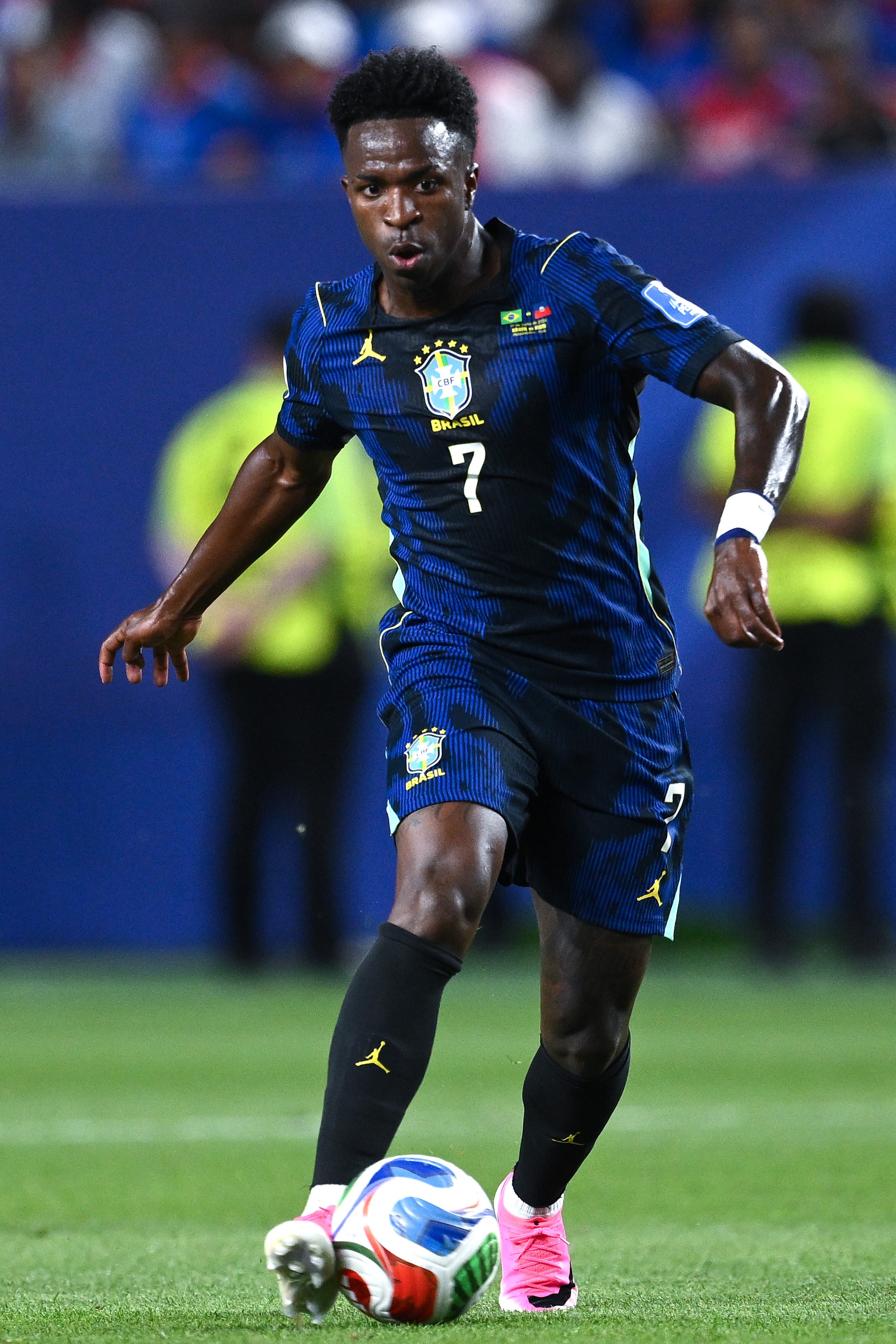 Vini Jr. faz gol no jogo da Copa do Mundo contra Haiti e ex, Virginia, comemora; veja reação
