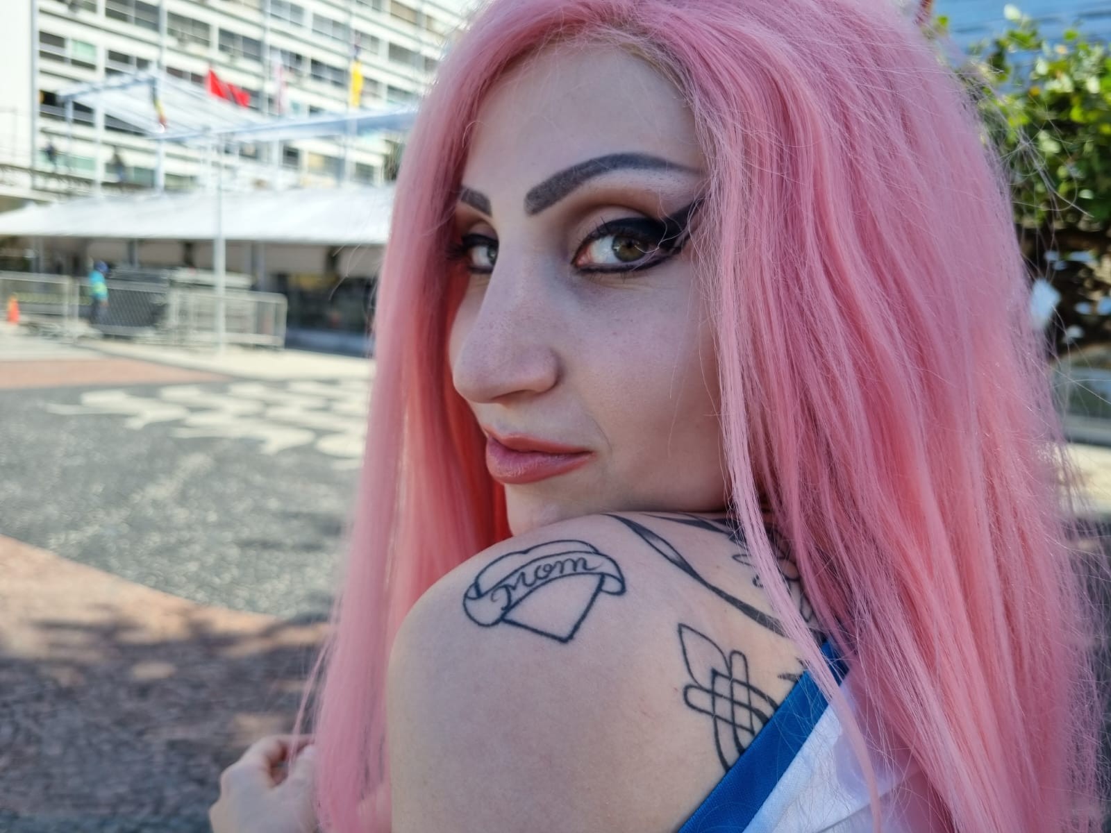 Fã paulista que recriou look icônico de Lady Gaga no Brasil tem mais de 200 laces e tatuagens iguais da cantora