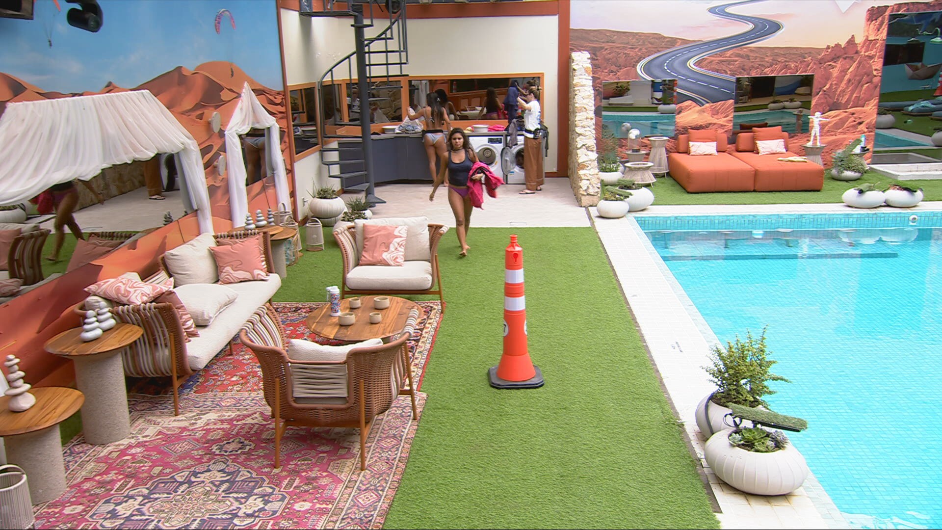 Gabriela se irrita por não conseguir lavar roupas: 'A prioridade é de quem está no Paredão'