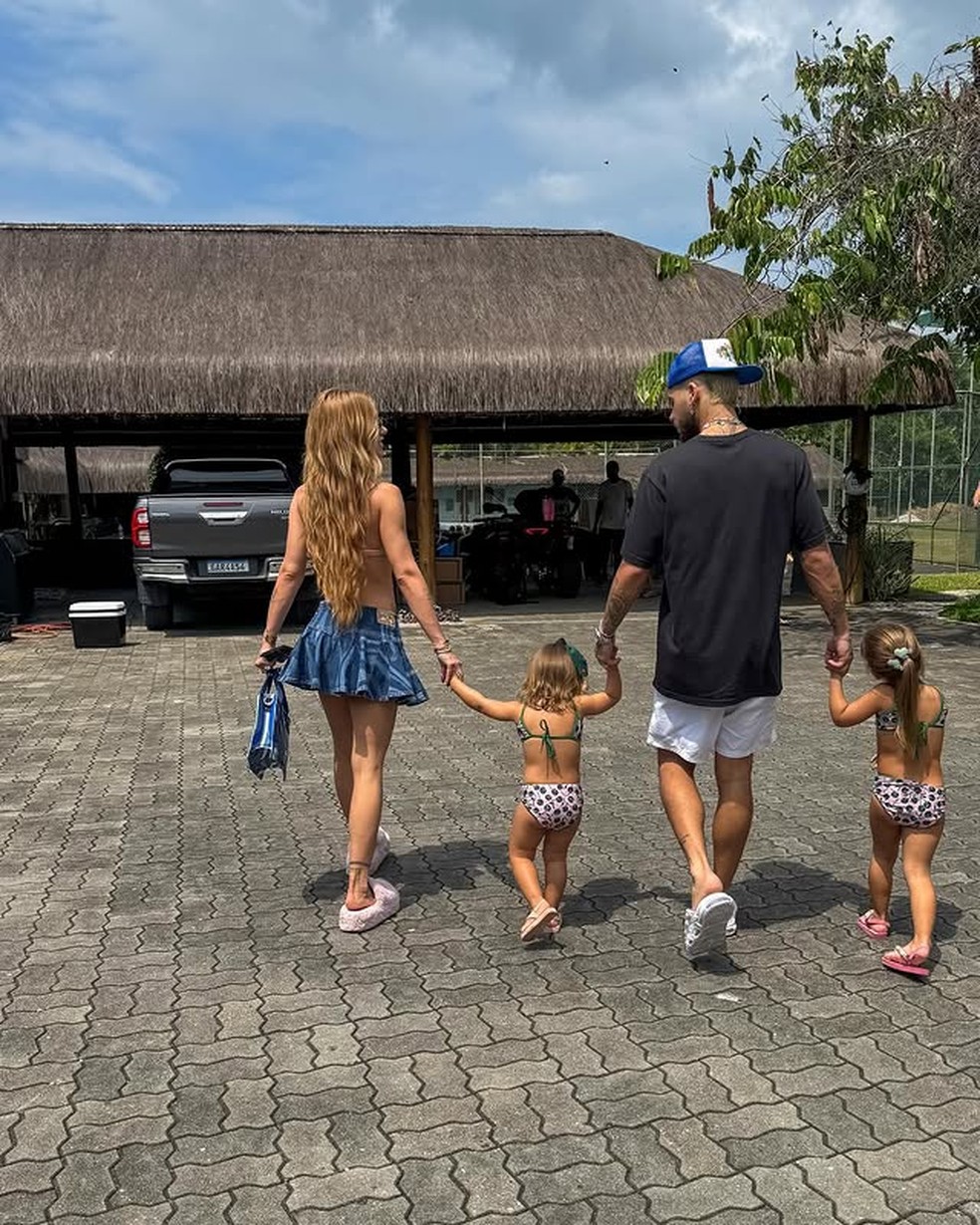 Virginia mostra passeio de lancha em família: 'Segundou com meus amores' — Foto: Reprodução/Instagram