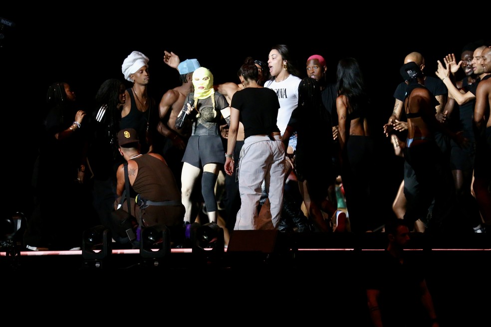 Madonna ensaia com Pabllo Vittar, em Copacabana — Foto: J Humberto/AgNews