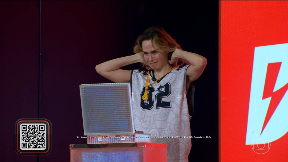 Ana Paula Renault faz a divisão entre VIP e Xepa — Foto: Globo