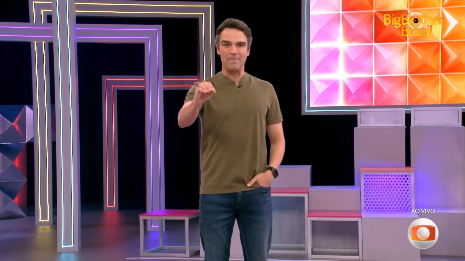 De 'chaianês' a passinho de dança: confira momentos marcantes de Tadeu Schmidt no BBB 26