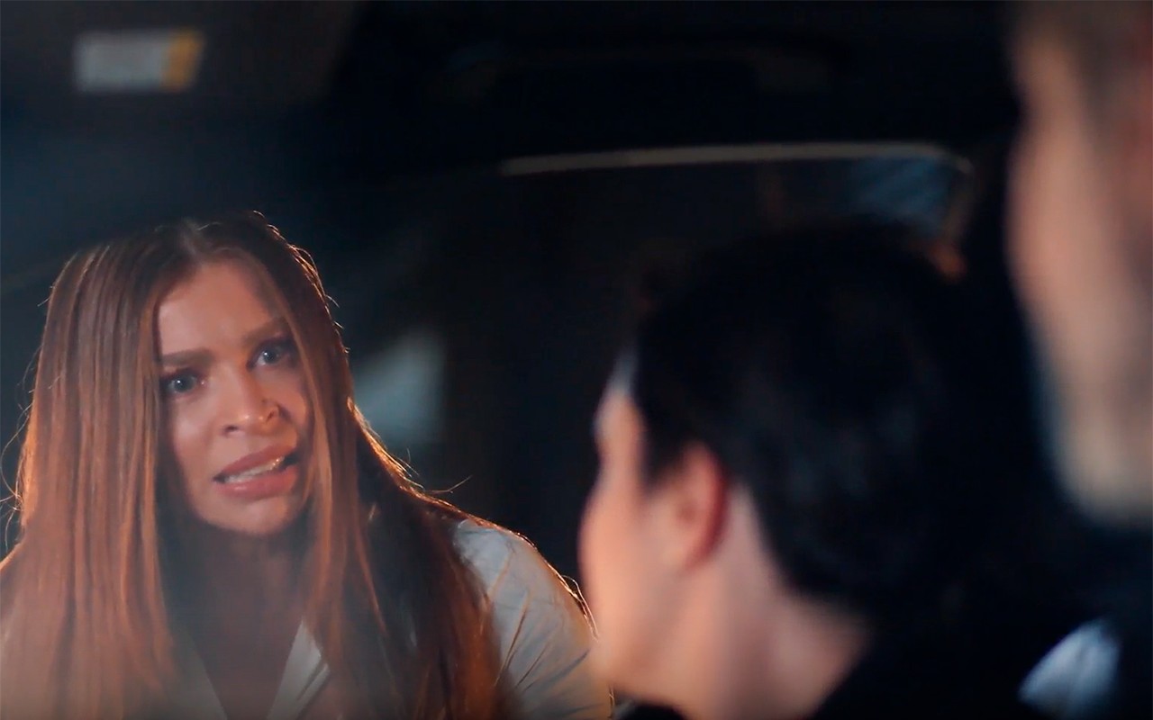 Três Graças: Arminda descobre que Ferette é o pai de Raul e parte para cima do amante