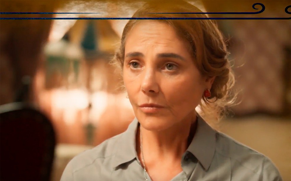 Zulma ouve previsão de morte de Carmem em Êta Mundo Melhor! — Foto: Globo