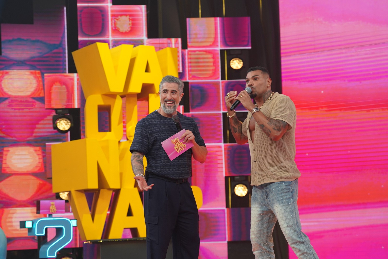 Naldo Benny fala de entrada no pagode, memes e casamento com Ellen Cardoso: 'Fogo de verdade'