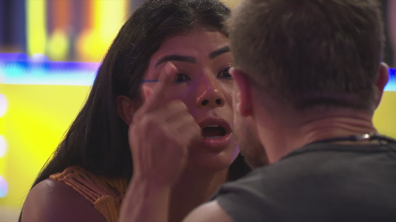 Jonas Sulzbach provoca Marciele durante discussão: 'Vai para o outro grupo'