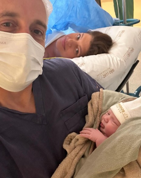 Melhor amiga de Preta Gil, Malu Barbosa dá à luz sua primeira filha