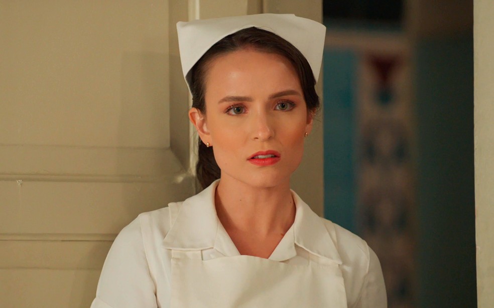 Estela (Larissa Manoela) fica perplexa ao ouvir pedido de demissão de Túlio (Cadu Libonati) -  Êta Mundo Melhor! — Foto: Globo