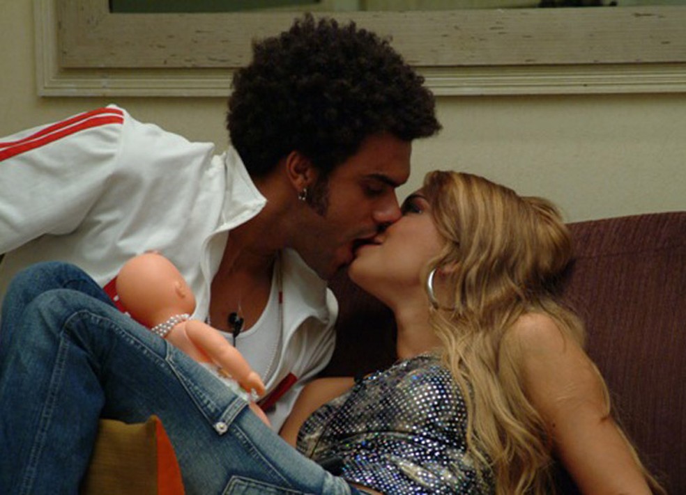 Alan e Grazi ficaram juntos por quase três anos após o BBB5 — Foto: TV Globo 