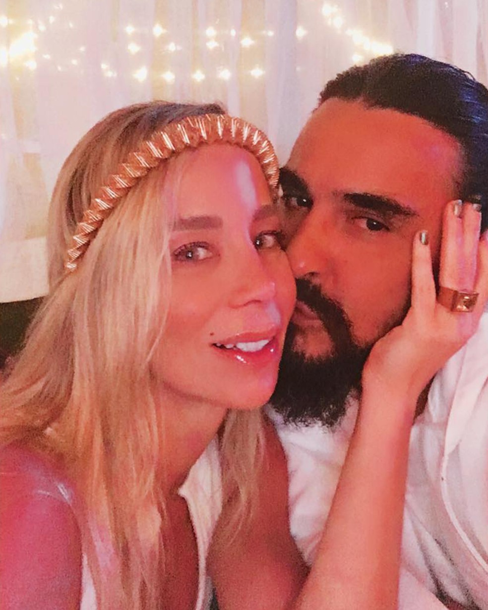 Danielle Winits e André Gonçalves estão juntos há 3 anos — Foto: Reprodução/Instagram