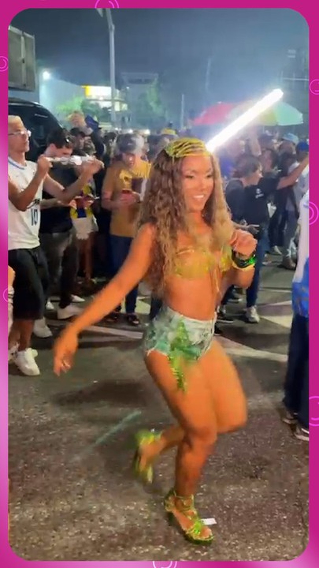 Mayara Lima celebra reconhecimento como rainha de bateria: 'Sempre me dediquei e lutei para estar aqui'