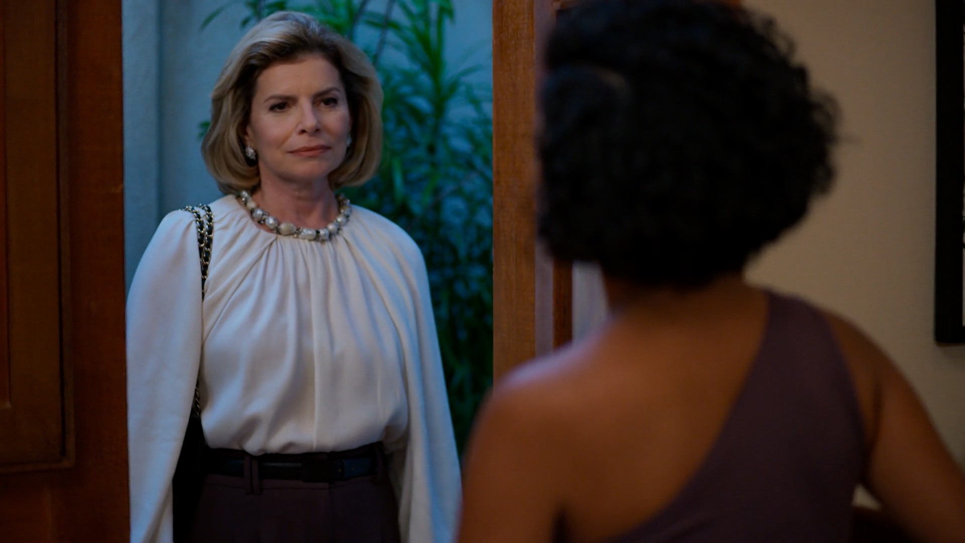 Vale Tudo: Maria de Fátima fica em pânico com atitude de Odete Roitman